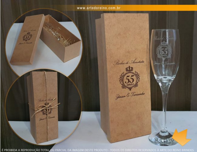 https://www.artedoreino.com.br/content/interfaces/cms/userfiles/produtos/brinde-caixa-mds-com-1-taca-champanhe-personalizada-arte-do-reino-brindes-11112-950-cp7188-cp7244.jpg
